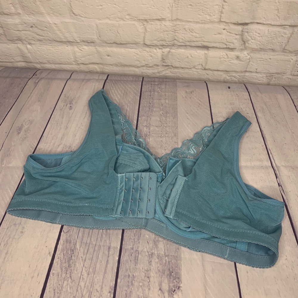 Women’s Bra - Picture 2 of 4
